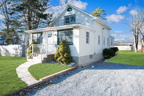 49 Cedar Rd E, Mastic Beach, NY 11951