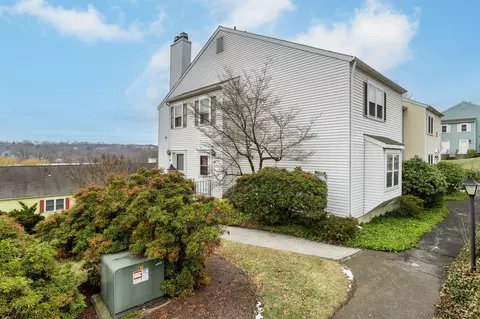 55 Mill Plain Rd #4-1, Danbury, CT 06811