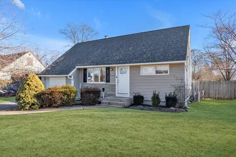 1137 Reilly St, Bay Shore, NY 11706