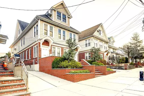 150-64 86th Ave, Jamaica, NY 11432