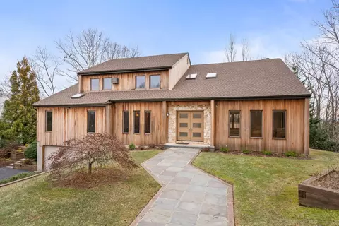 9 Talburn Ln, Dix Hills, NY 11746