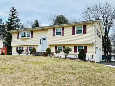 5 Inland Rd, Clarkstown, NY 10956