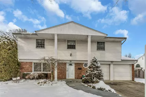 53 Bluebird Ln, Plainview, NY 11803