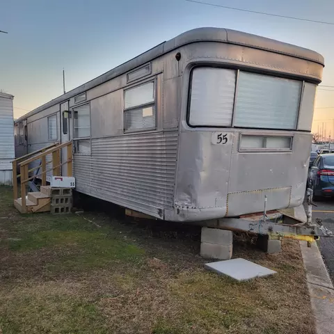 150 Main St #55, Islip, NY 11751