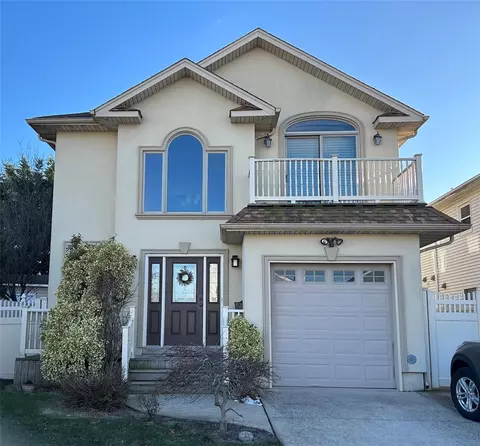 466 E Fulton St, Long Beach, NY 11561