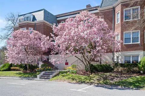 1 Chateaux Cir #1N, Scarsdale, NY 10583