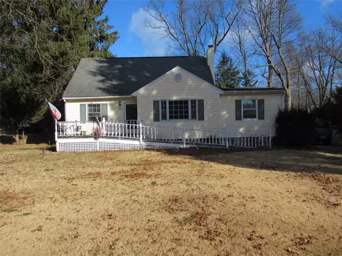 17 Utopian Pl, Ramapo, NY 10901