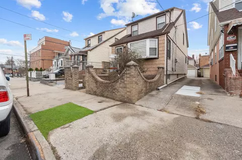 9426 54th Ave, New York, NY 11373