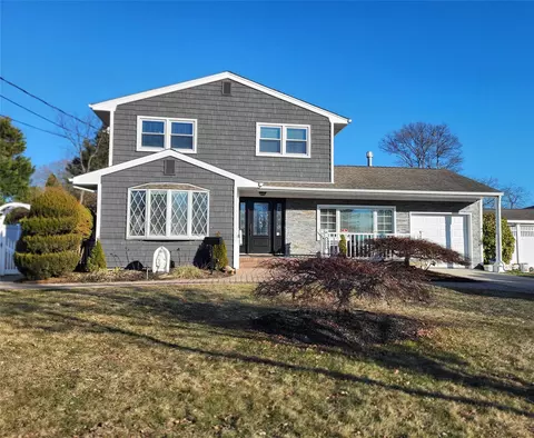 1541 Denver Ave, Bay Shore, NY 11706
