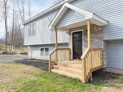 16 Sunset Dr, Thompson, NY 12701