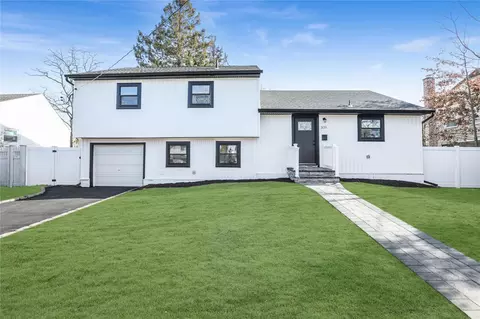 331 Harrison Ave, Massapequa, NY 11758