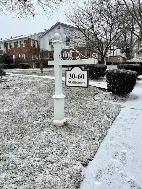 42 Parkside Dr #42, Ramapo, NY 10901