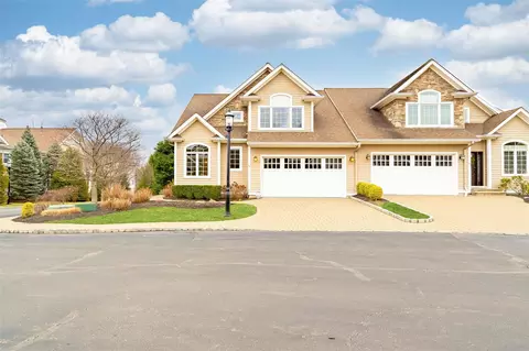 44 Michael Roberts Ct, Orangetown, NY 10965