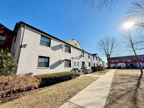 137-26 68 Dr #A, Flushing, NY 11367