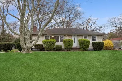 1118 Brookdale Ave, Bay Shore, NY 11706