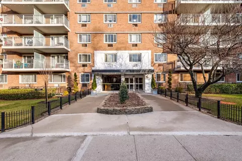 39-65 52 St #5T, New York, NY 11377