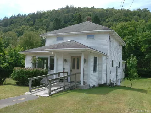 23 Riverside Dr, Rockland, NY 12776