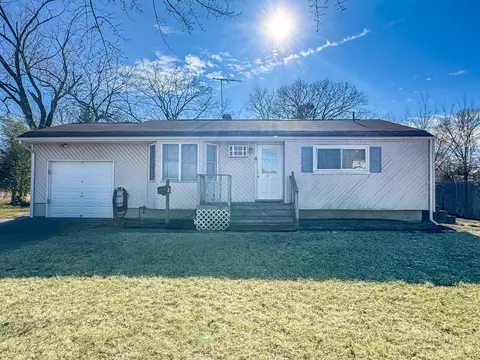 148 Sugarwood Ln, Central Islip, NY 11722