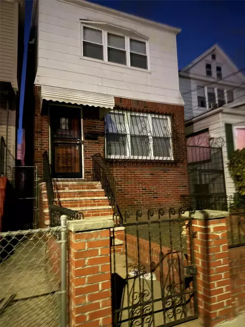 42-24 76 St, Elmhurst, NY 11373