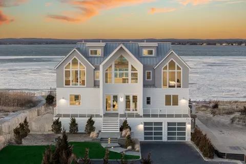 774 Dune Rd # B, Westhampton Beach, NY 11978