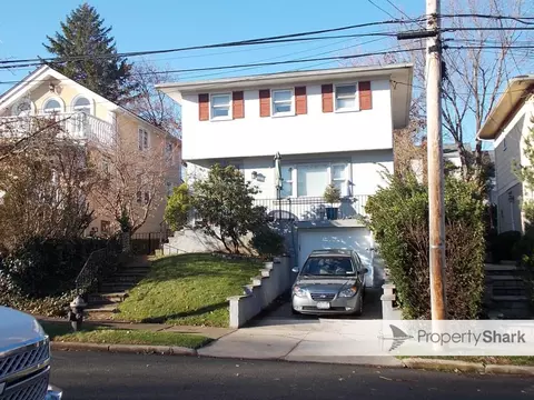 13-24 137th St, New York, NY 11356