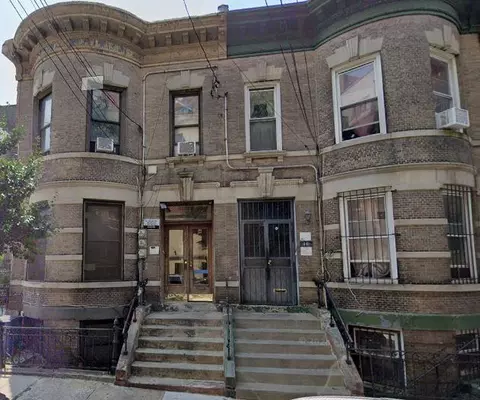 450 E 186 St, New York, NY 10458