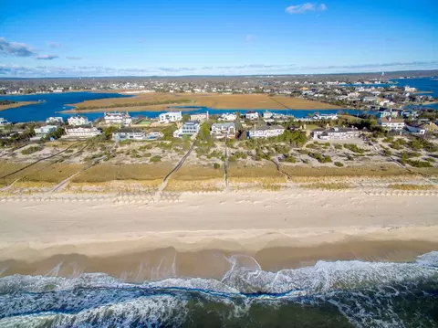 127 Dune Rd, Westhampton Beach, NY 11978