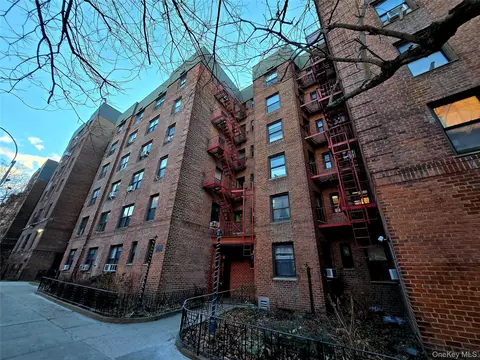 34-40 78th St #1B, Jackson Heights, NY 11372