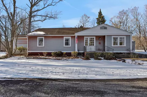 6 Staples Ln, New Windsor, NY 12553
