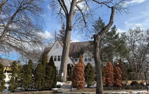319 Summit Ave, Mount Vernon, NY 10552
