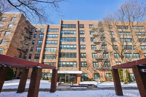 75-24 Bell Blvd #3B, Oakland Gardens, NY 11364