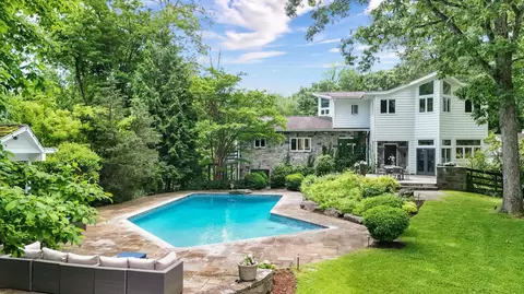 652 Long Hill Rd W, Briarcliff Manor, NY 10510