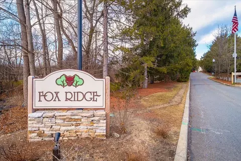 8 Berwick Ct, Fishkill, NY 12524