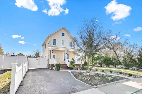 54 Harris Ave, Freeport, NY 11520