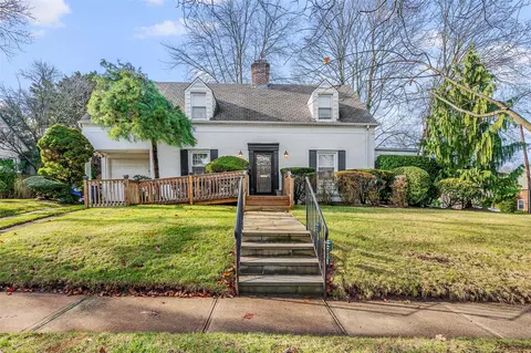 131 Virginia Ave, Freeport, NY 11520