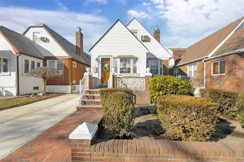 8805 Doran Ave, New York, NY 11385