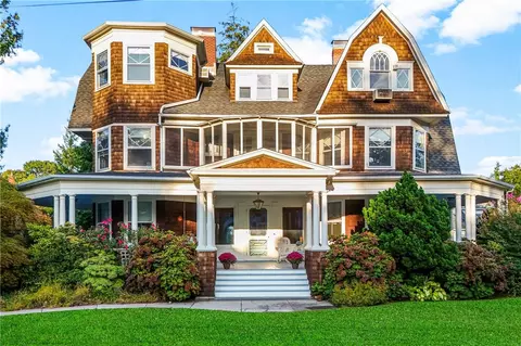 71 Beach Ave, Larchmont, NY 10538
