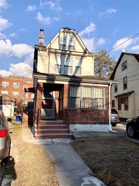 140-97 Burden Crst, New York, NY 11435