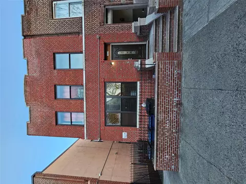 1060 Longfellow Ave, New York, NY 10459