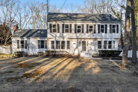 29 Water Rd, Rocky Point, NY 11778