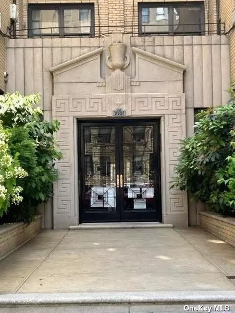 251 Seaman #1C, New York, NY 10034