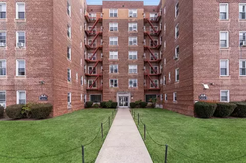 30-11 Parsons Blvd #3A, New York, NY 11354