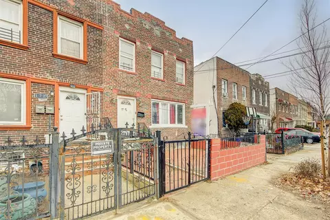 177-29 106th Rd, New York, NY 11433