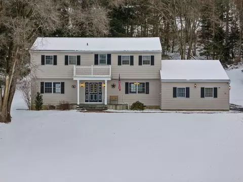 16 Cindy Ln, Putnam Valley, NY 10579