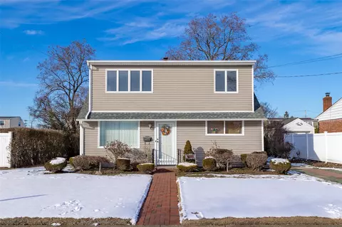 380 Evans Ave, Oceanside, NY 11572