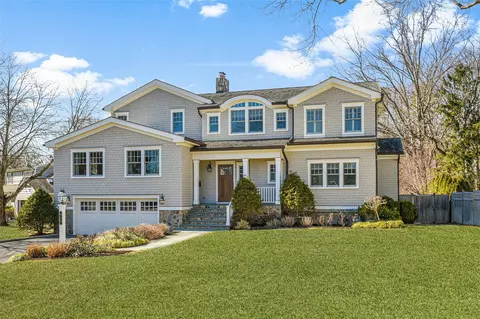 925 Sylvan Ln, Mamaroneck, NY 10543