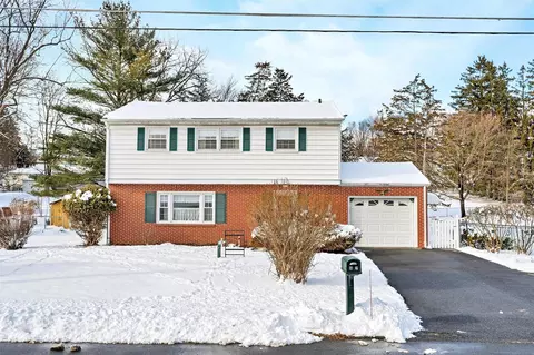 62 Beers Dr, Middletown, NY 10940