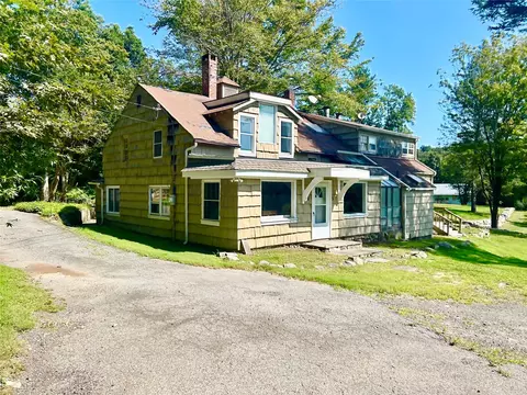 5 Boulder Ponds Dr, Somers, NY 10589