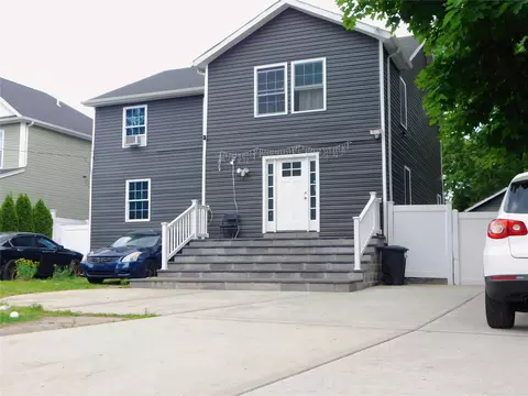 154 Gordon Ave, West Babylon, NY 11704