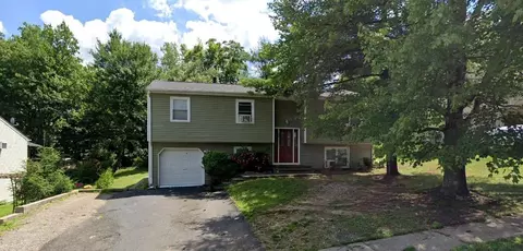 62 Spring Brook Rd, Clarkstown, NY 10954